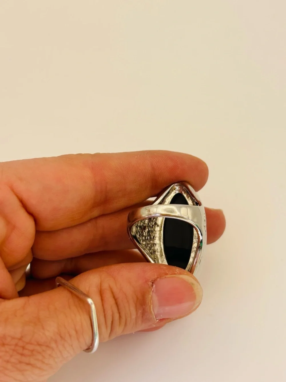 Unique Artisan Ring with Resin Floral Inclusions – Size 6.5 - Picture 6 of 10